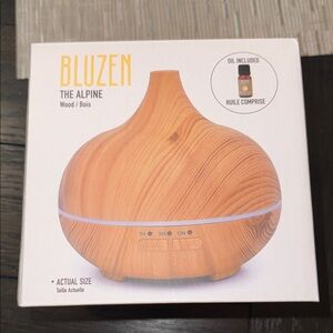 Bluzen The Alpine Wood Aroma Diffuser — Light Wood Finish
